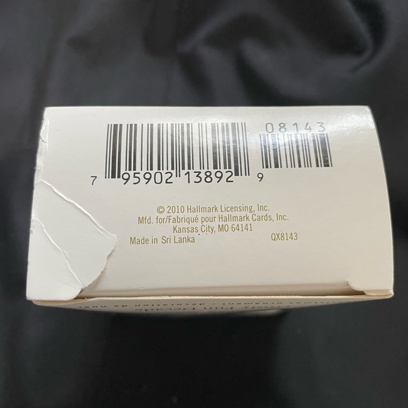 HALLMARK KEEPSAKE Frosty Fun Decade
Christmas Ornament 2010 Snowman in Box - Picture 4 of 9